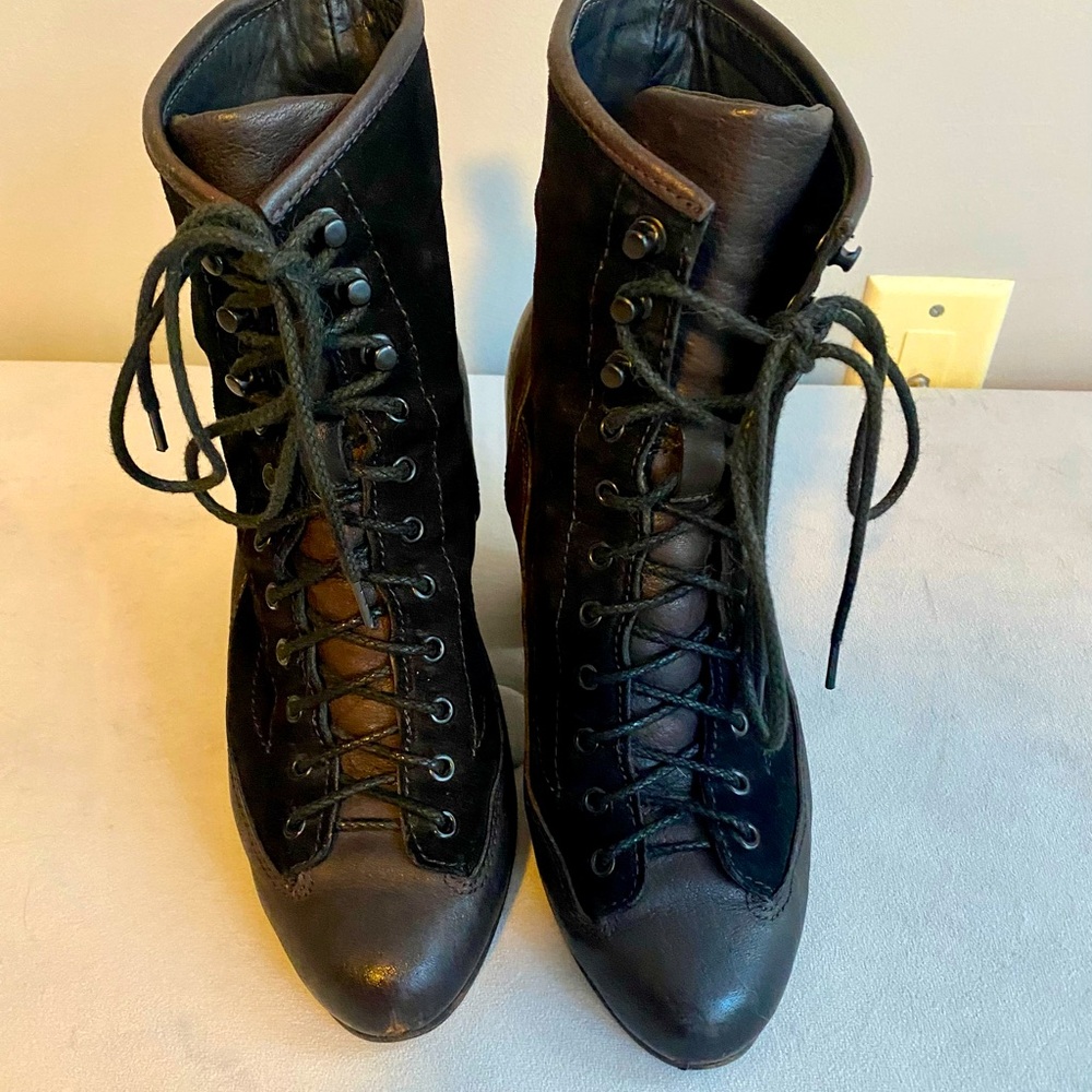 Beautiful Rag&Bone black leather/suede booties